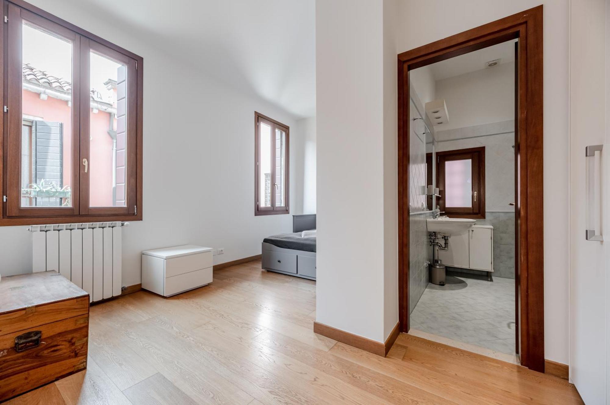 Elegant 7 Minutes From Piazza San Marco! * Venecia