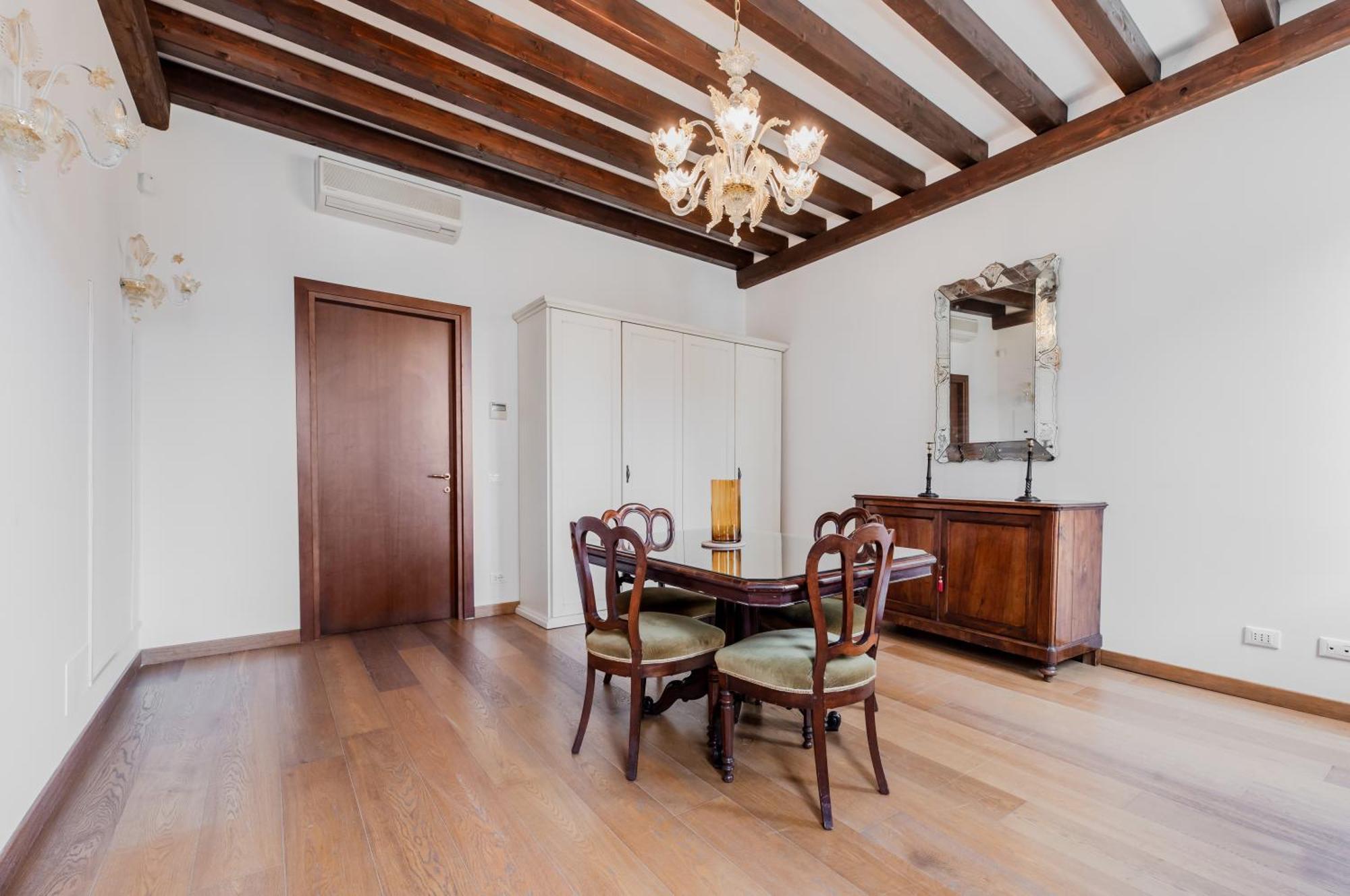Apartamento Elegant 7 Minutes From Piazza San Marco! *